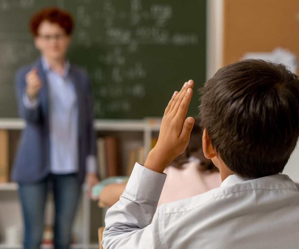 Czy nauczycielom należy się wynagrodzenie za godziny nadliczbowe? Tysiące osób czeka na decyzję SN