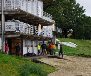 Wrocław. Panika na wrocławskim osiedlu. Ogromne kolejki w sklepach, zamknięte firmy