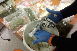Sopot: Ogromne ilości narkotyków i broń! Zatrzymano 25-letnią kobietę