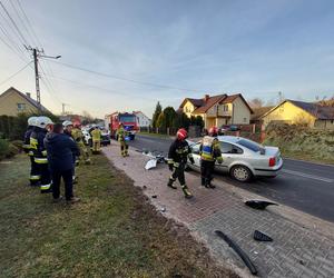 Wypadek w Ambrożowie! Zderzyły się trzy auta, ruch odbywa się wahadłowo