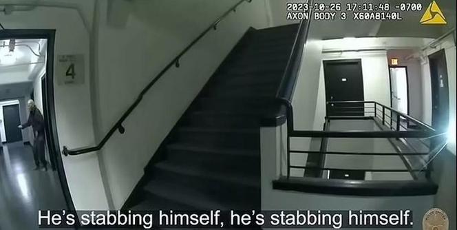 Zabił dwie osoby i zadźgał się na oczach policjantów! Szokujący film