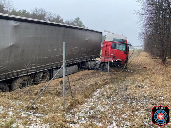 Wypadek na DK 25 pod Bydgoszczy! Kilka osób rannych, w tym dziecko [ZDJĘCIA]
