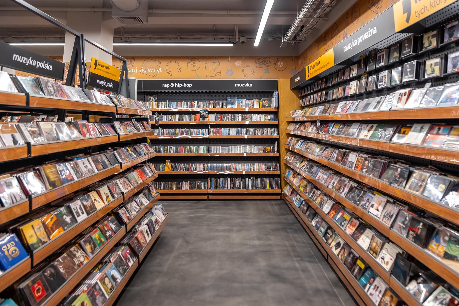 Wnętrza odnowionej "Cepelii" w Warszawie