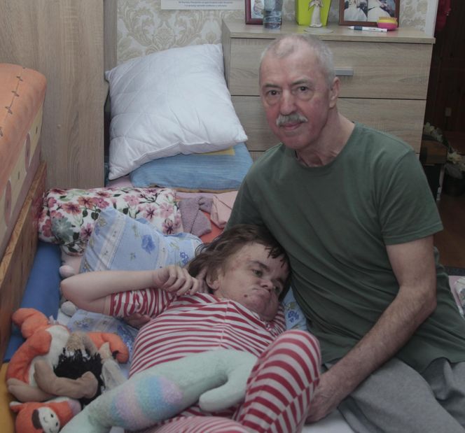 Nie mamy siły opiekować się Karolinką