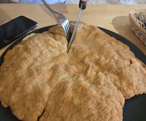 Opłata za dodatkowe talerze podzieliła internautów. Właściciel restauracji tłumaczy powody 