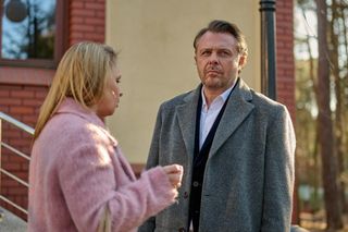 Na Wspólnej odc. 4038. Karolina Wysocka (Paulina Holtz), Konrad Wysocki (Marek Bukowski)