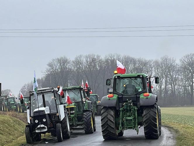 Rolnicy blokują drogi wokół Wrocławia. Setki ciągników, utrudnienia w wielu miejscach 