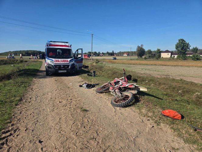 Tragedia na drodze. Wjechał w krowę motocyklem. Zwierzę nie żyje, lądował śmigłoiwec LPR