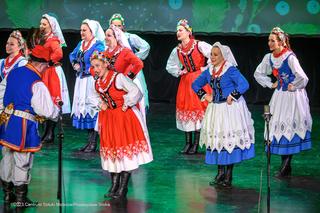 Jesienny koncert Zespołu Pieśni i Tańca Świerczkowiacy w Centrum Sztuki Mościce