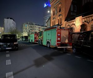 Antyterroryści na Grzybowskiej. Pilna akcja policji, jedna osoba zatrzymana