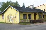 Ta wieś swoją nazwę zawdzięcza znanemu pisarzowi. To tu tworzył swoje największe dzieło