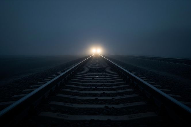 Śmiertelne potrącenie pod Kościanem. Kto zginął na torach?