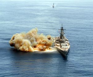 Trump rozważa powrót pancerników do US Navy. Czy era wielkich dział wróci na ocean?