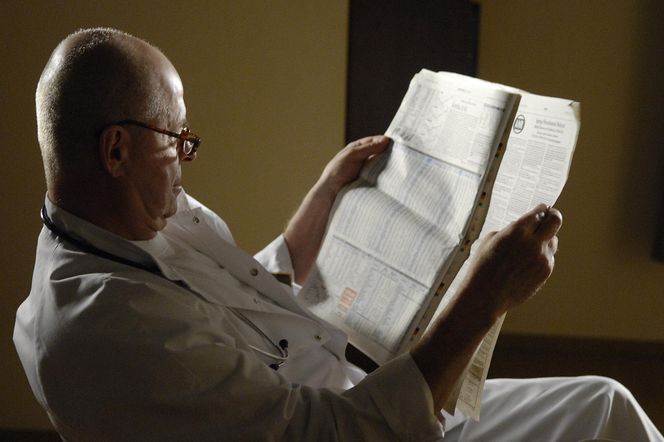 Od ponad 25 lat wciela się w Trettera w "Na dobre i na złe". Jak Piotr Garlicki wyglądał na początku swojej przygody z serialem?