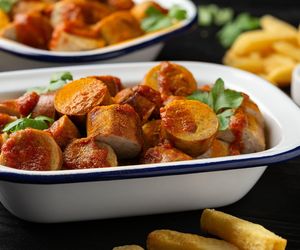 Pachnie obłędnie, robi się błyskawicznie – ten niemiecki fast food to więcej niż przekąska