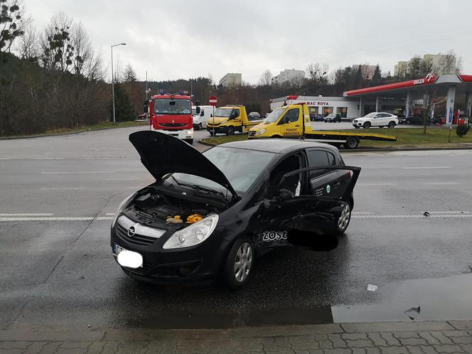 Wypadek na ul. Nowotoruńskiej w Bydgoszczy. Kobieta w ciąży trafiła do szpitala! [ZDJĘCIA]