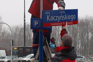 Tak pozbywają się Kaczyńskiego z Warszawy. Dekomunizacja w stolicy [WIDEO]