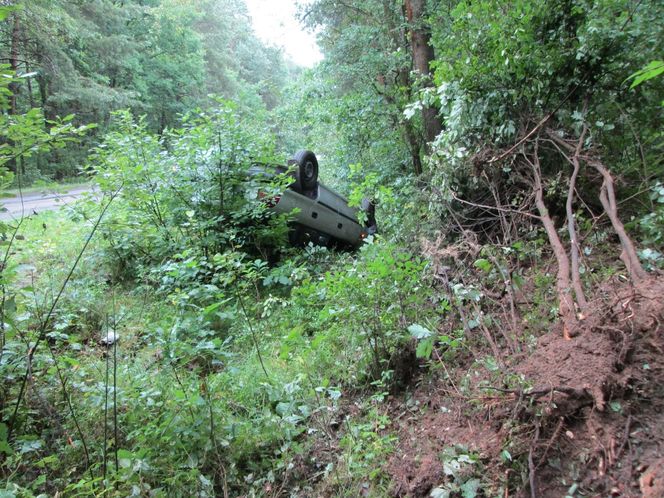 O krok od tragedii na Mazowszu. Roman wypadł z drogi, bo fotografował chmurę w kształcie UFO