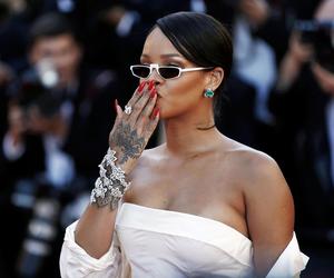 Rihanna urodziła