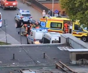 Mężczyzna chodził po dachu szpitala w Warszawie i spadł. Strażacy nie mogli rozłożyć skokochronu