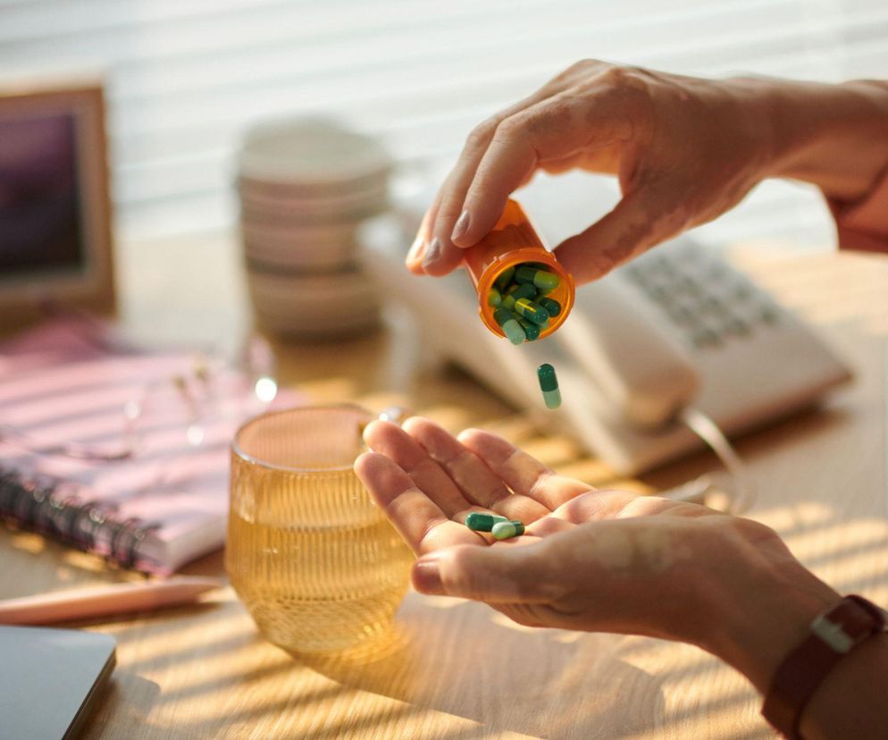 Tych minerałów i witamin brakuje 65+. Przeczytaj, zanim sięgniesz po suplementy