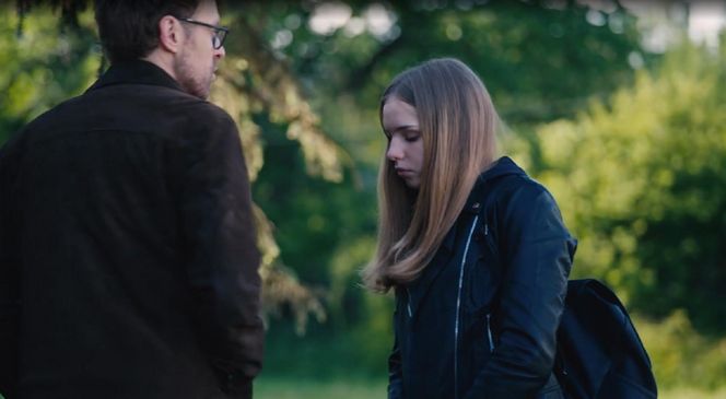 M jak miłość odc. 1883. Dariusz Hoffman (Mateusz Rusin), Sara (Nadia Smyczek)