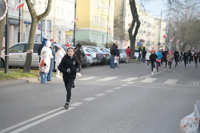 Mali i duzi pobiegli dla Polski! Druga edycja Ulicznych Biegów Niepodległości