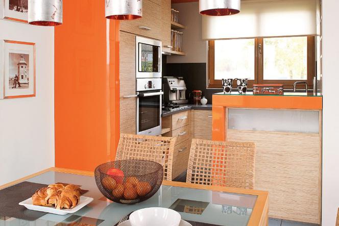 Projekt kuchni: energetyczna kuchnia w kolorze pomarańczowym!