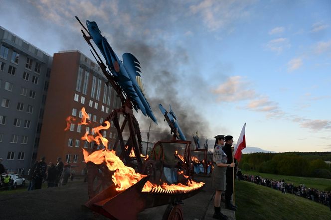 "Płonące Ptaki" Hasiora zapłonęły