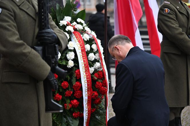 Prezydent złożył wieńce przed pomnikiem