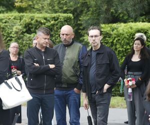 Pogrzeb Joanny Kołaczkowskiej. Tak pożegnali ją przyjaciele z kabaretu. Borek płakała jak uczennica