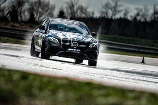 Mercedes-AMG rezygnuje z napędu RWD na rzecz 4MATIC. Powód jest zrozumiały