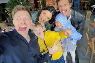 	M jak miłość na planie. Iza (Adriana Kalska), Radek (Philippe Tłokiński), Marcin (Mikołaj Roznerski), Maja (Laura Jankowska), Szymek (Staś Szczypiński)