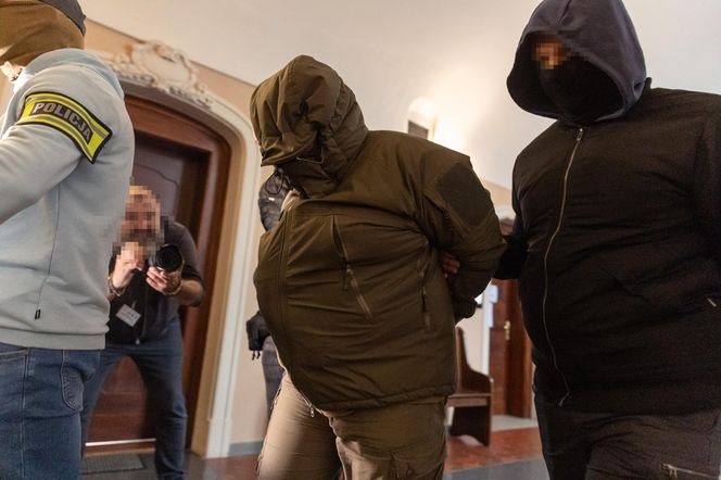 Pomagał nielegalnie unikać odsiadki za kratkami innym - teraz sam idzie do aresztu.