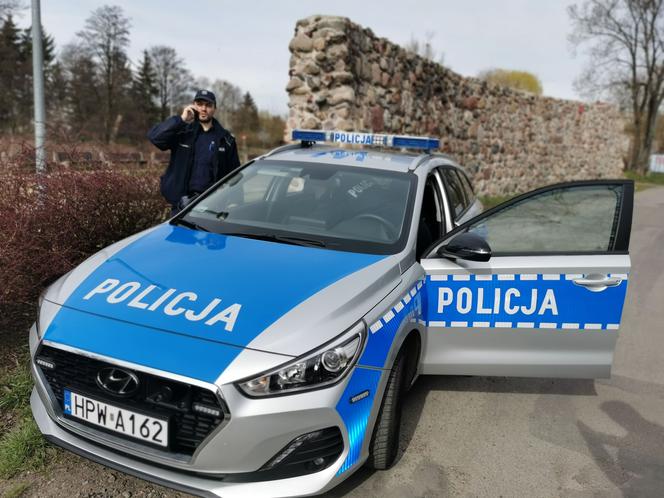 Szczecińscy policjanci kontrolują przestrzeganie kwarantanny