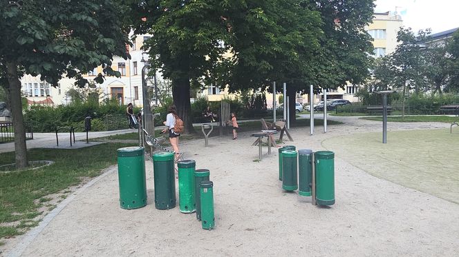 Spacer przez muzyczne serce Bydgoszczy. Park Kochanowskiego zachwyca historią i klimatem