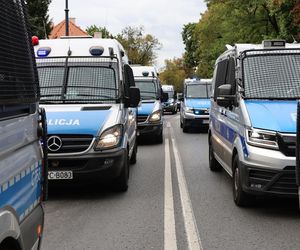 500 bezdomnych z karabinami? Łukasz K. groził atakiem na premiera i policjantów
