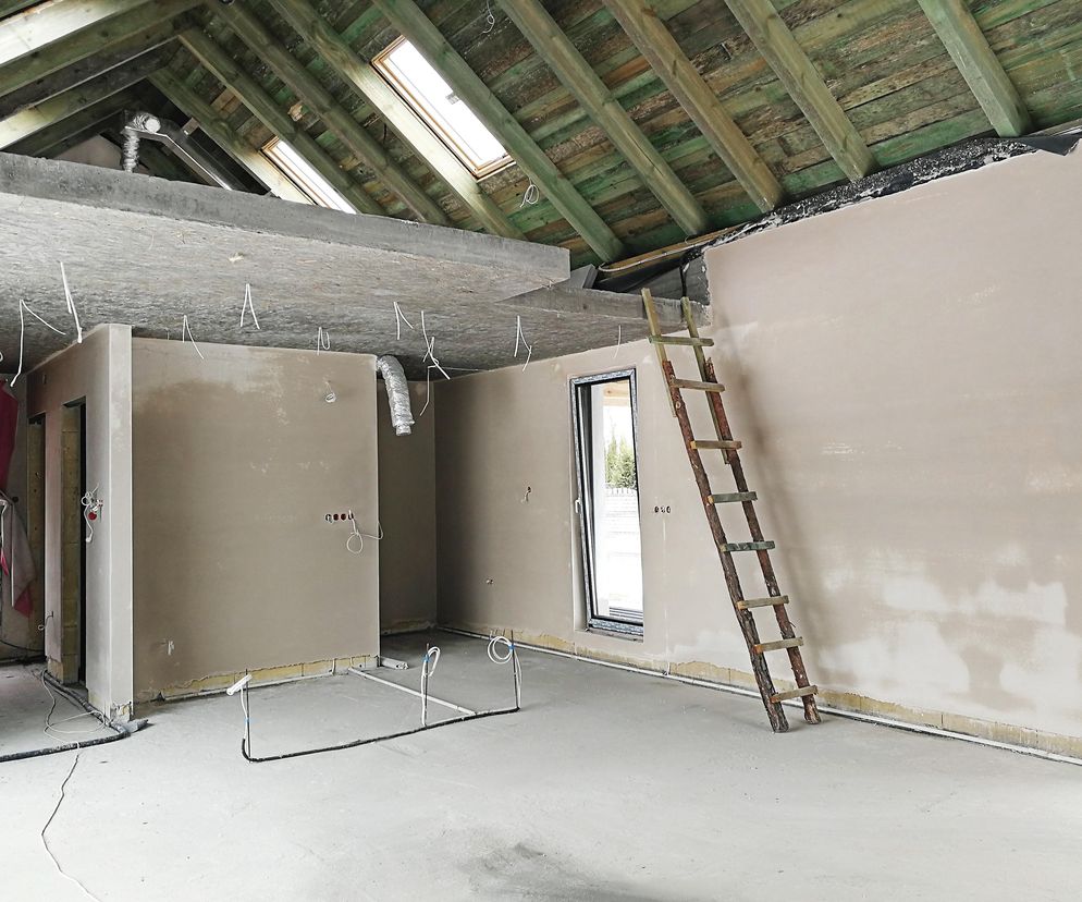 Gładkie ściany bez pęknięć.  Ekspert zdradza tajniki tynkowania ścian wewnętrznych