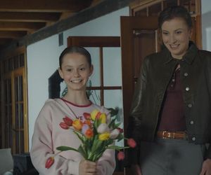 M jak miłość odc. 1886. Hania (Wiktoria Basik), Natalka (Dominika Suchecka)ania (Wiktoria Basik), Adam Karski (Patryk Szwichtenberg)