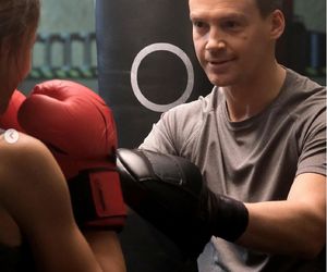 M jak miłość na planie. Martyna (Magdalena Turczeniewicz), Jakub (Krzysztof Kwiatkowski) 