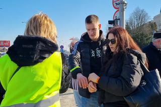 W walentynki policja przypomina, że kochać musimy się też na drodze