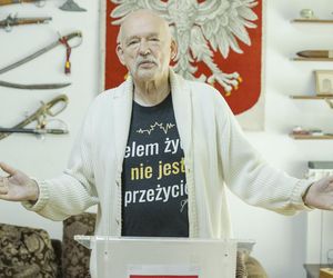 Szok na Tik Toku! 82-letni polski polityk zasnął w czasie relacji na żywo?! Rany boskie