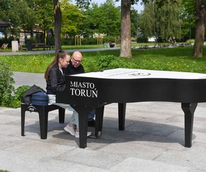 Fortepian przed Urzędem Miasta to prawdziwy hit!