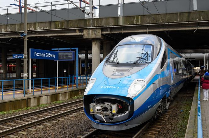 Pociąg Pendolino na dworcu Poznań Główny