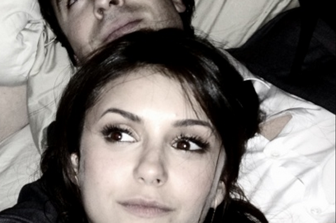 Nina Dobrev i Ian Somerhalder w łóżku