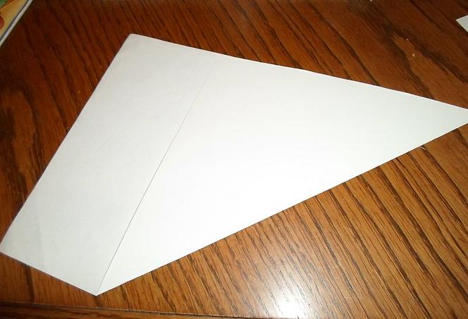 KROK I - Wycięcie trójkąta z kartki papieru