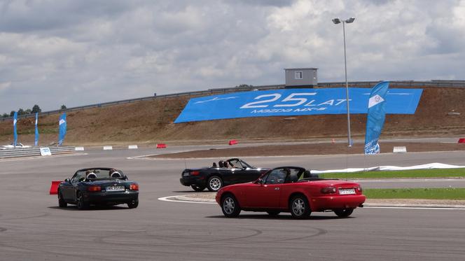 Mazda MX-5 - zlot 2014 fanów w Polsce na torze Jastrząb