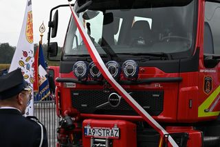 Powiat Siedlecki: nowy średni wóz ratowniczo-gaśniczy trafił do strażaków ochotników z OSP Grochówka w gminie Zbuczyn
