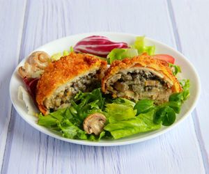 Kurczak, młoda kapusta i pieczarki. Soczyste kotlety to uczta dla podniebienia