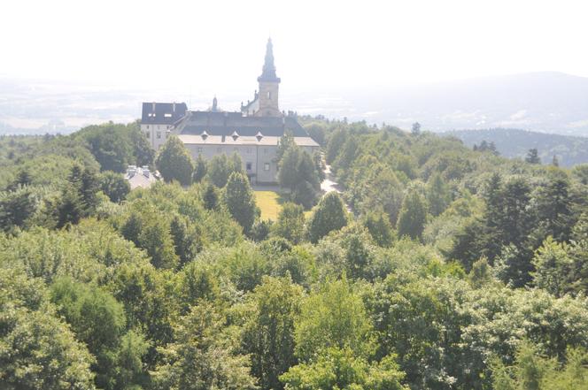 Piękne Góry Świętokrzyskie widziane ze słynnej wieży